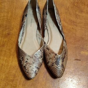 Time and Tru Women's Snakeskin Pattern Flats - Tan